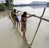 بھارت کی کئی ریاستوں میں موسلا دھار بارشیں، 42 افراد ہلاک