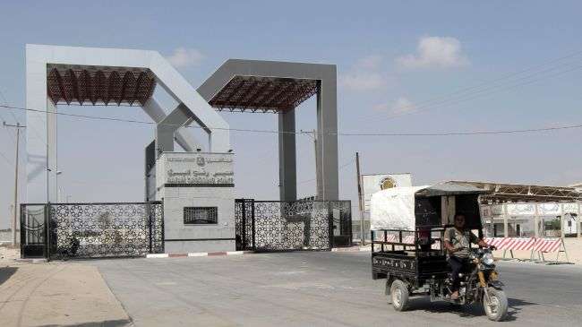 Closed gates of the Rafah border crossing with Egypt in the southern Gaza Strip on August 06, 2012