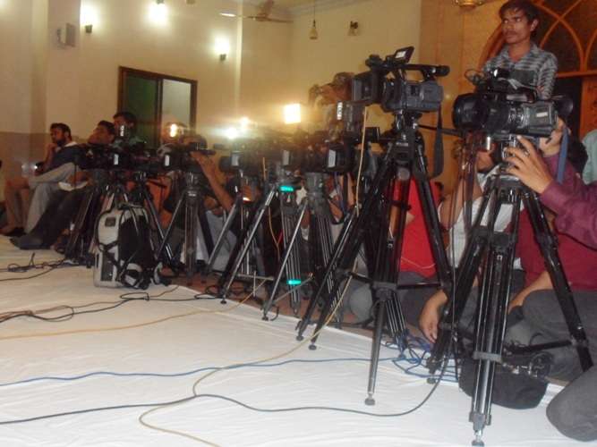 امام بارگاہ علی رضا ( ع ) میں منعقدہ ہنگامی پریس کانفرنس کے تصویری مناظر
