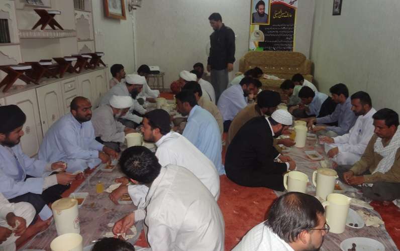 مجلس وحدت مسلمین قم کے دفتر میں سانحہ بابوسر کے شہداء کی تجلیل کیلئے مجلس عزا و افطار