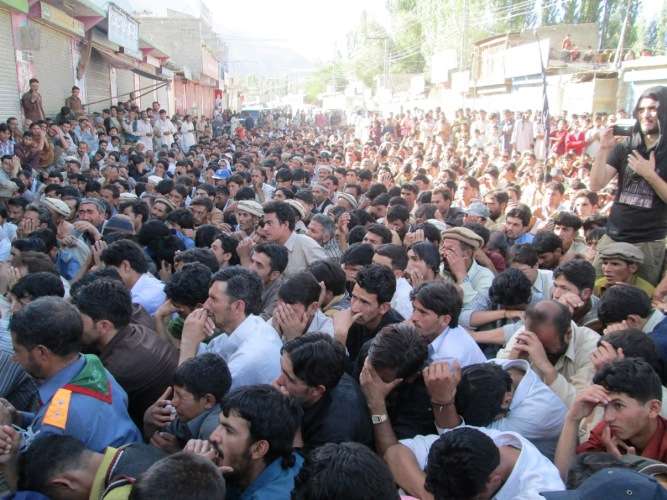 سانحہ بابوسر میں شہید ہونے والے شبیر حسین کی نماز جنازہ کی تصویری جھلکیاں