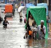 شمالی بھارت میں طوفانی بارشیں، 10 افراد ہلاک