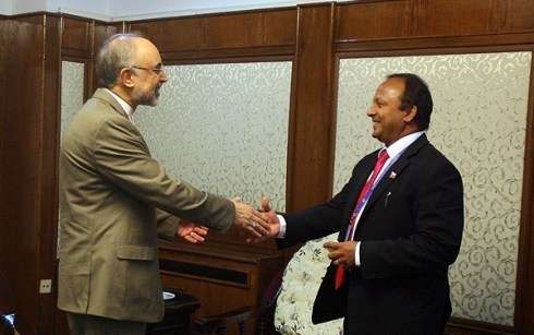 سری لنکا کے وزیر خارجہ کی علی اکبر صالحی سے ملاقات