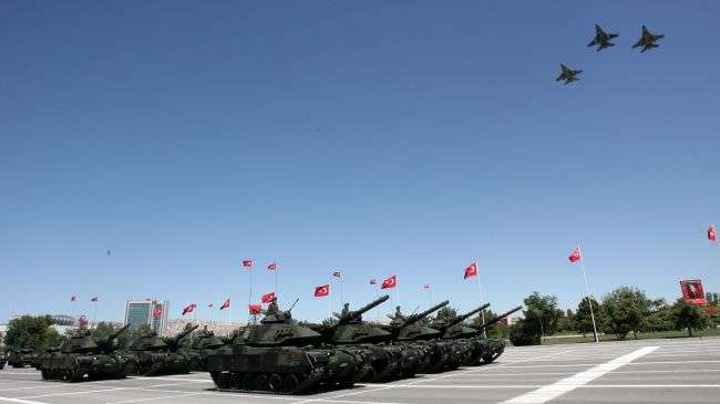 Turkish army’s tanks and jets parade during the 90th anniversary of Victory Day in Ankara, August 30, 2012.