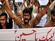 Pakistanlılar Şiələrə olunan hücumları qınayan nümayişlər keçiriblər