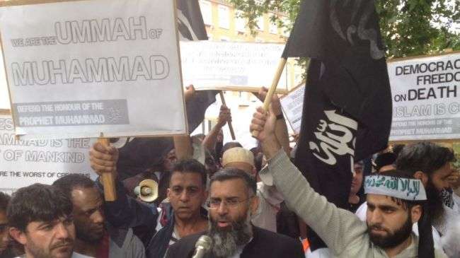 Muslims hold a demonstration in London against the US-made anti-Islam movie.