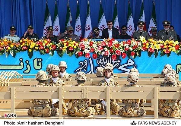 تہران میں ہفتہ دفاع مقدس کے آغاز کی مناسبت سے شاندار فوجی پریڈ کا انعقاد