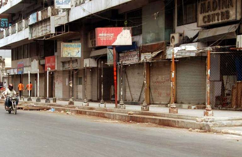 کراچی میں کالعدم جماعتوں کی جماعتوں کی جانب سے پرتشدد احتجاج کی تصویری جھلکیاں