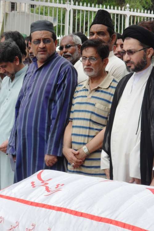 شہیدوں کے ورثاء نماز جنازہ میں شریک ہیں