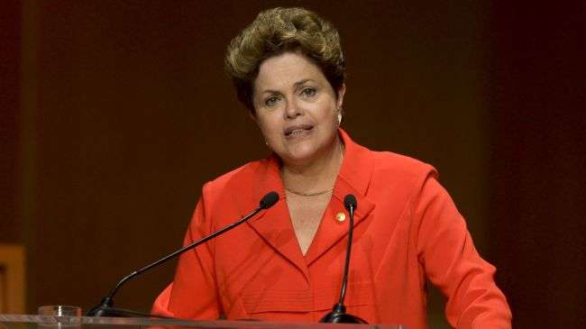 Brazilian President Dilma Rousseff delivers a speech to the Summit of South American and Arab Countries (ASPA), in Lima, on October 2, 2012.