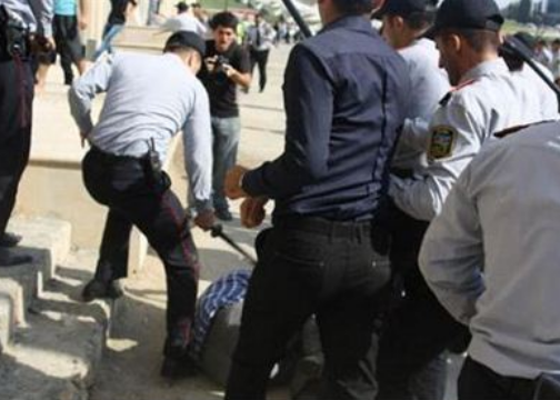درگیری بی سابقه بین پلیس و معترضین جمهوری آذربایجان برای آزادی حجاب