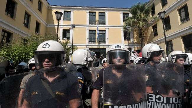 Greece Police say all demos against German Chancellor’s visit in Athens are banned.