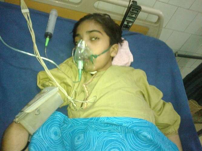 علی عباس نیم بے ہوشی کی حالت میں اسپتال میں زیر علاج