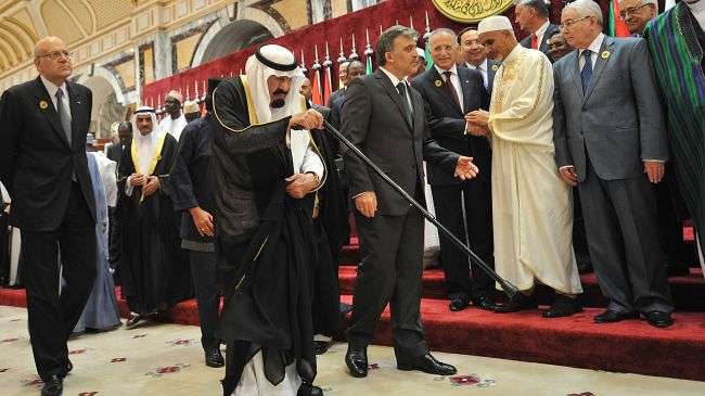 Saudi King Abdullah bin Abdul Aziz (C) during an extraordinary summit of the Organization of the Islamic Conference (OIC) in Mecca on August 14, 2012.
