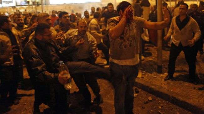 4 Egyptians killed in clashes near presidential palace in Cairo