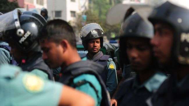Bangladesh police, protesters clash, several injured