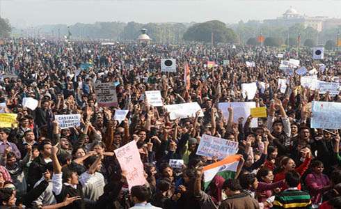 نئی دہلی میں حالیہ اجتماعی عصمت ریزی کے خلاف احتجاجی مظاہرے