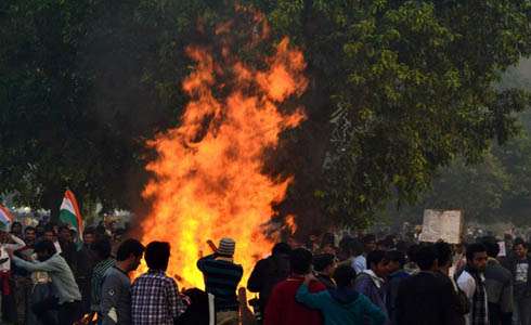 نئی دہلی میں حالیہ اجتماعی عصمت ریزی کے خلاف احتجاجی مظاہرے