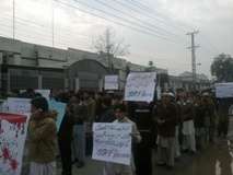 پشاور، شیعہ ٹارگٹ کلنگ اور سانحہ کوئٹہ کیخلاف مختلف تنظیموں کی احتجاجی ریلی