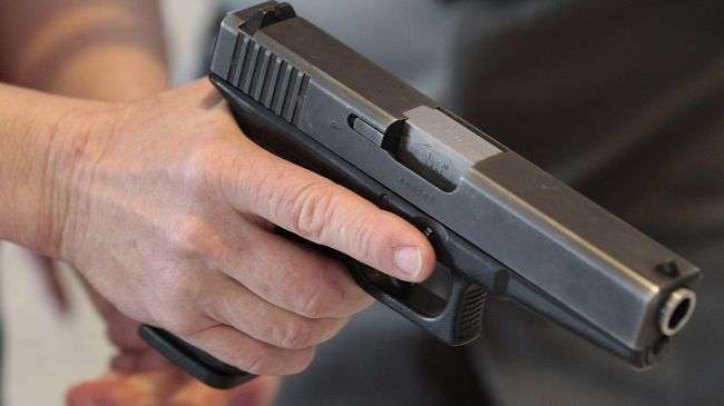 US Senators close to deal on expanded gun background checks