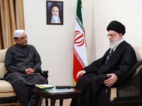 تہران میں صدر آصف علی زرداری کی رہبر انقلاب اسلامی آیت اللہ العظمٰی سید علی خامنہ ای سے ملاقات