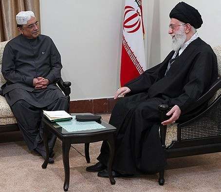 تہران میں صدر آصف علی زرداری کی رہبر انقلاب اسلامی آیت اللہ العظمٰی سید علی خامنہ ای سے ملاقات