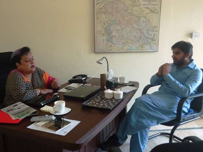ایم ڈبلیو ایم کے مرکزی سیکرٹری سیاسیات ناصر عباس شیرازی کی معروف صحافی ڈاکٹر شیریں مزاری سے ملاقات