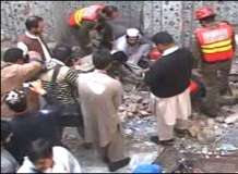 پشاور، مسجد میں خوفناک بم دھماکہ، امام سمیت 7 افراد جاں بحق، 30 سے زائد زخمی