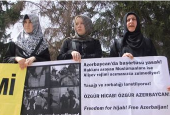 موج اعتراضات علیه دولت جمهوری آذربایجان به ترکیه رسید