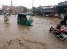 پشاور، طوفانی بارش کے باعث 3 خواتین جاں بحق، 8 بچے زخمی