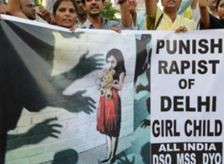 دختر ۴ ساله‌ای که در هند مورد تجاوز قرار گرفته بود درگذشت