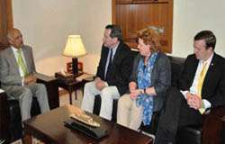 امریکی کانگریس کے پانچ رکنی وفد کی سیکرٹری دفاع آصف یاسین ملک سے ملاقات