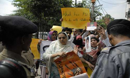 نئی دہلی میں لبریشن فرنٹ کے زیر اہتمام کشمیریوں کا احتجاجی دھرنا