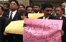 پاکستان میں سرِ عام وکلاء کا قتل سیکورٹی اداروں کیلئے سوالیہ نشان بن گیا
