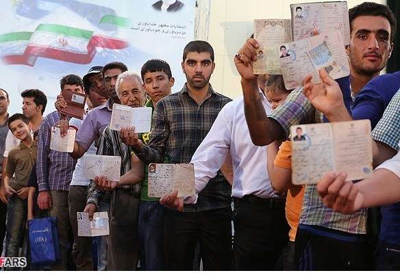 ایران بھر کے مختلف شہروں میں صدارتی اور بلدیاتی انتخابات میں عوام کی بھرپور شرکت