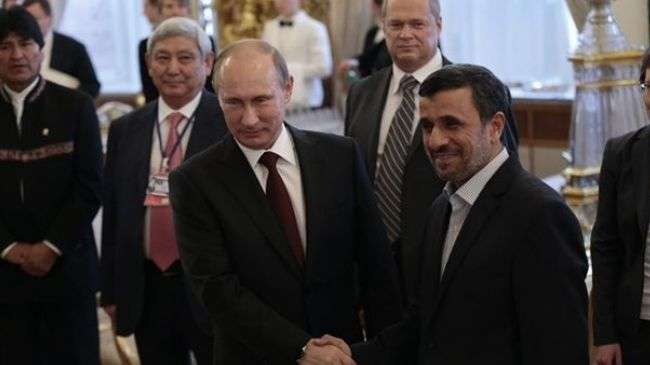 Ahmadinejad, Putin to hold talks at Kremlin