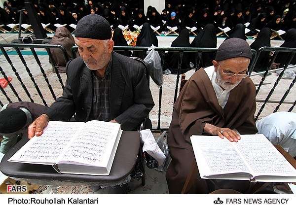 ایران بھر میں اجتماعی طور پر تلاوت قرآن اور رمضان المبارک کے فیوض و برکات سمیٹے کا سلسلہ جاری
