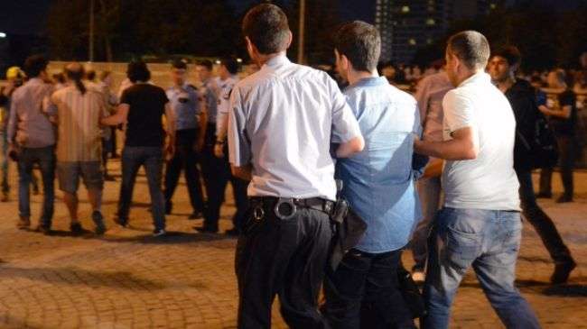 Turkey arrests 30 in crackdown on anti-govt. protests