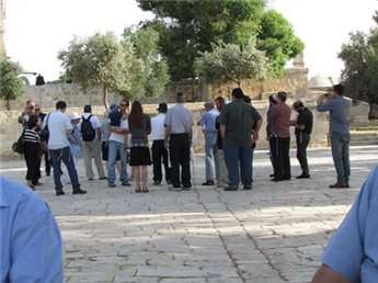 Jewish extremists enter Al-Aqsa compound