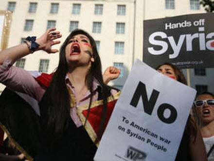 شام پر ممکنہ امریکی حملے کیخلاف امریکہ اور یورپ میں احتجاجی مظاہرے