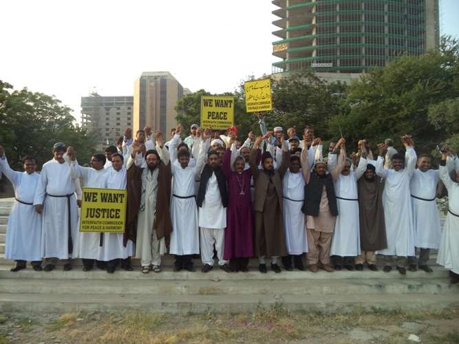 ہولی ٹرینٹی چرچ کراچی میں سانحہ پشاور کی مناسبت سے منعقدہ بین المذاہب یکجہتی اجتماع
