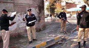 پشاور، سڑک کنارے بم دھماکہ، ایک پولیس اہلکار زخمی