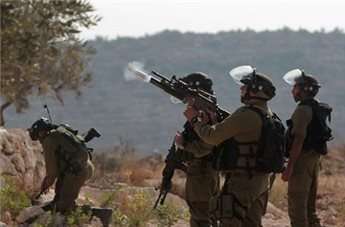 Witnesses: Israeli troops cuff Palestinian children