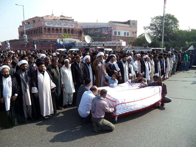کراچی، شہید علامہ دیدار علی جلبانی اور انکے محافظ شہید سرفراز بنگش کی نماز جنازہ