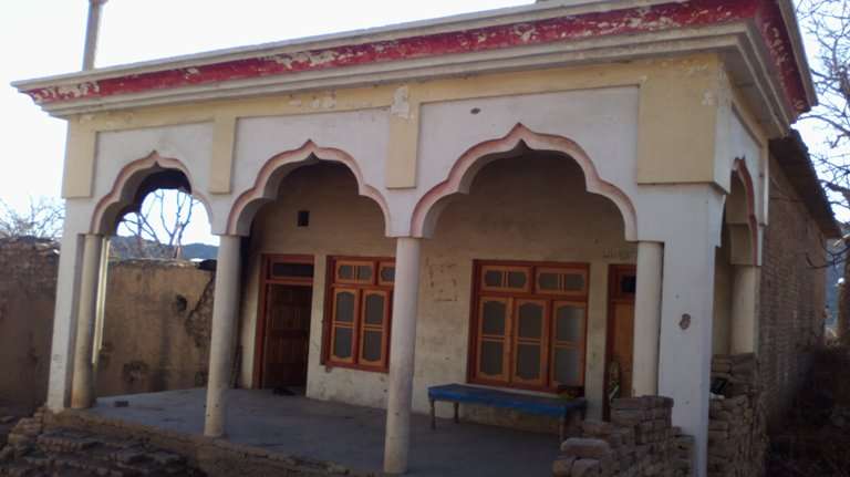 کرم فسادات میں خیواص میں اہل تشیع کا ایک مسجد  کھنڈر میں تبدیل