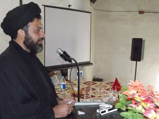 تقریب سے انصارالحسین علاقہ بنگش کے سیکرٹری تبلیغات مولانا سید فواد حسین خطاب کرتے ہوئے