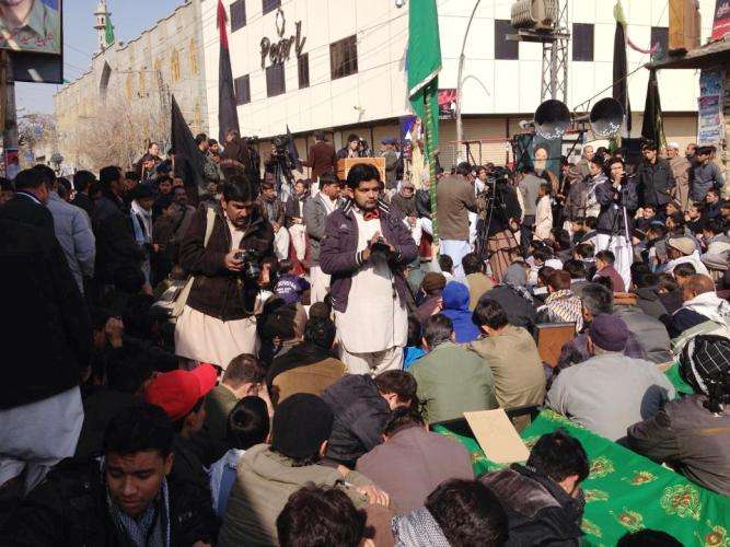 شہداء چوک کوئٹہ میں مجلس وحدت مسلمیں کے زیراہتمام مظلوم زائرین کی میتوں کیساتھ دھرنا جاری