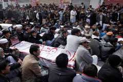 مظلوم شہداء کے ورثاء کے احتجاجی دھرنے کو 24 گھنٹے ہوگئے، وفاقی حکومت کی بے حسی جاری