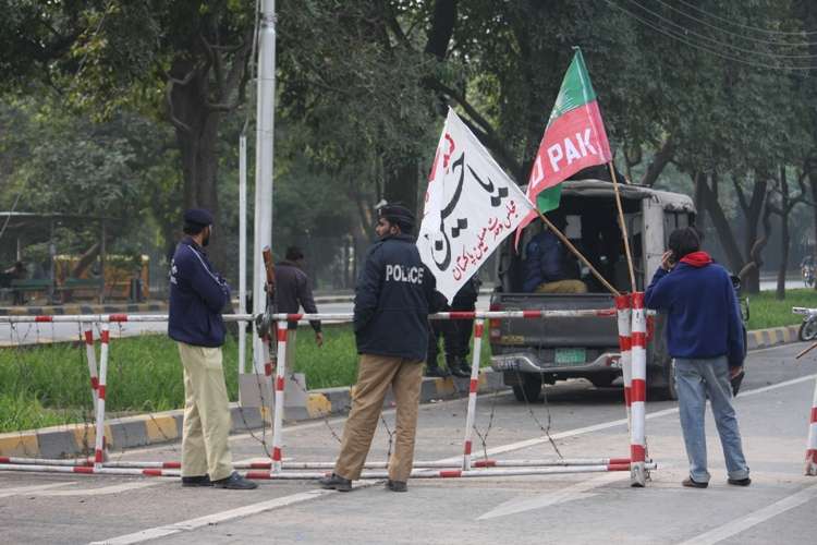 لاہور میں سانحہ مستونگ کیخلاف مجلس وحدت مسلمین اور آئی ایس او کے زیراہتمام احتجاجی دھرنا