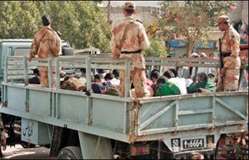 کراچی، سہراب گوٹھ میں رینجرز کا سرچ آپریشن، متعدد مشتبہ افراد گرفتار
